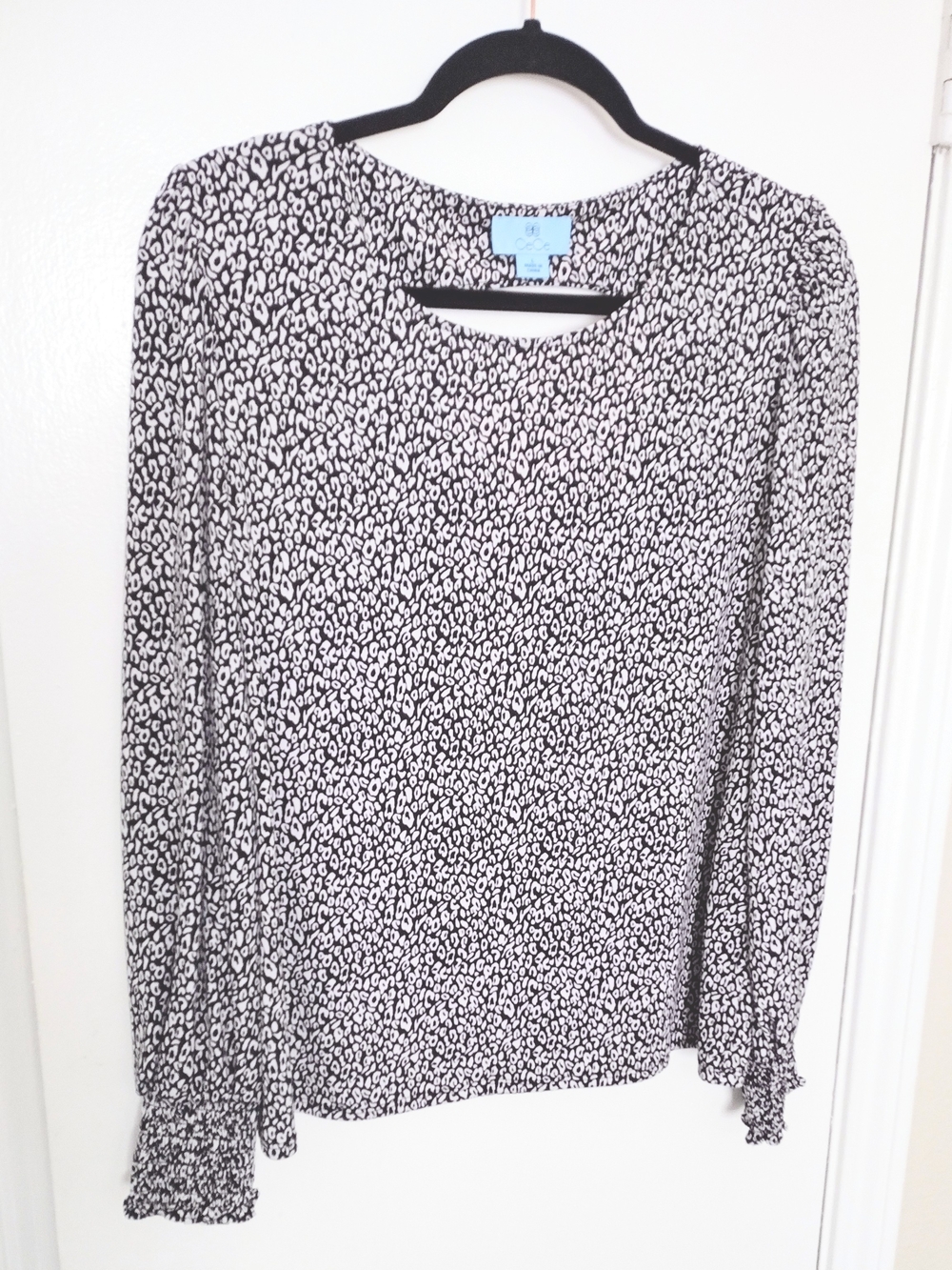 Black & White Leopard Print Long Sleeve Blouse Top with Sexy a Back